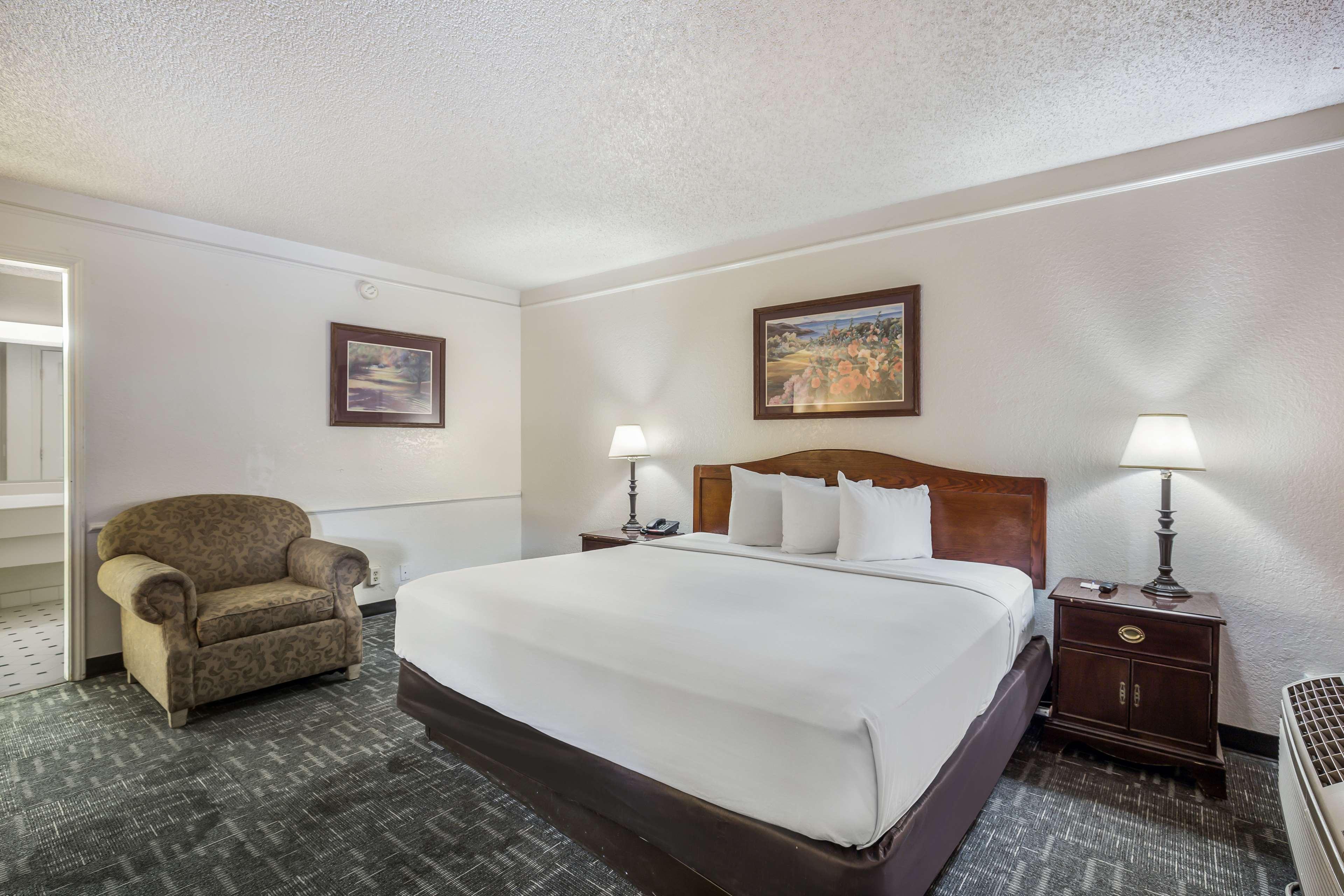 Americas Best Value Inn DEN Esterno foto