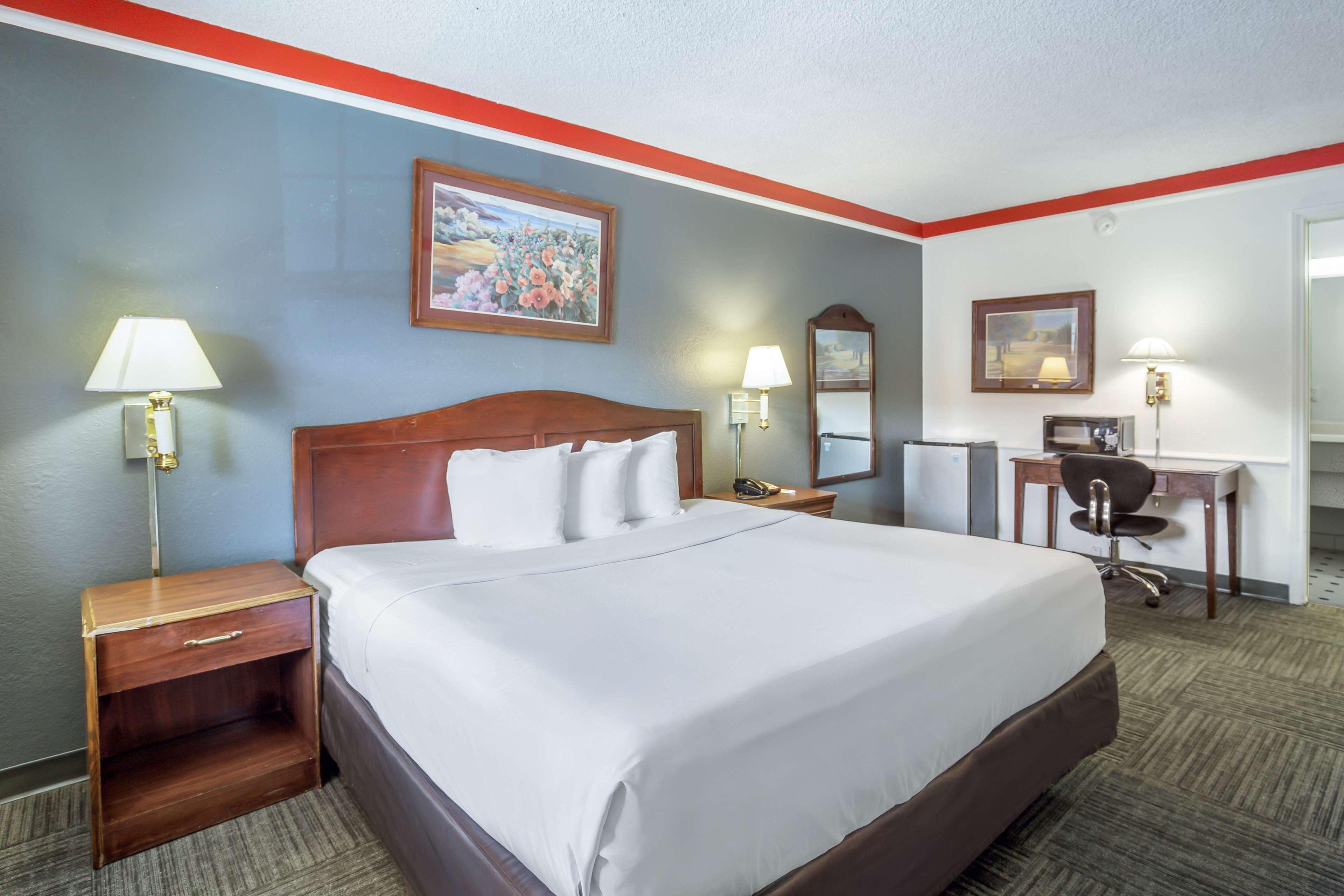 Americas Best Value Inn DEN Esterno foto