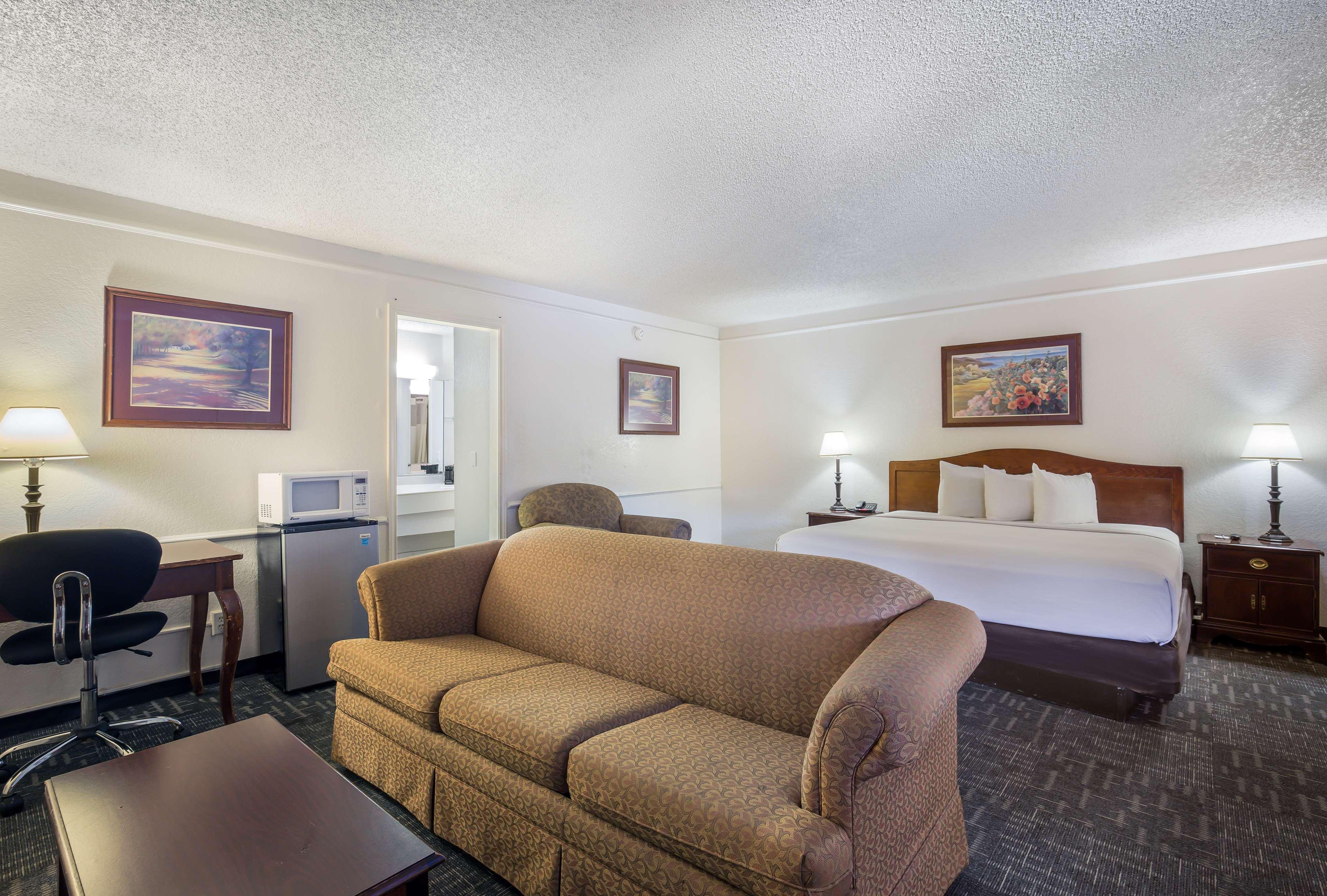 Americas Best Value Inn DEN Esterno foto