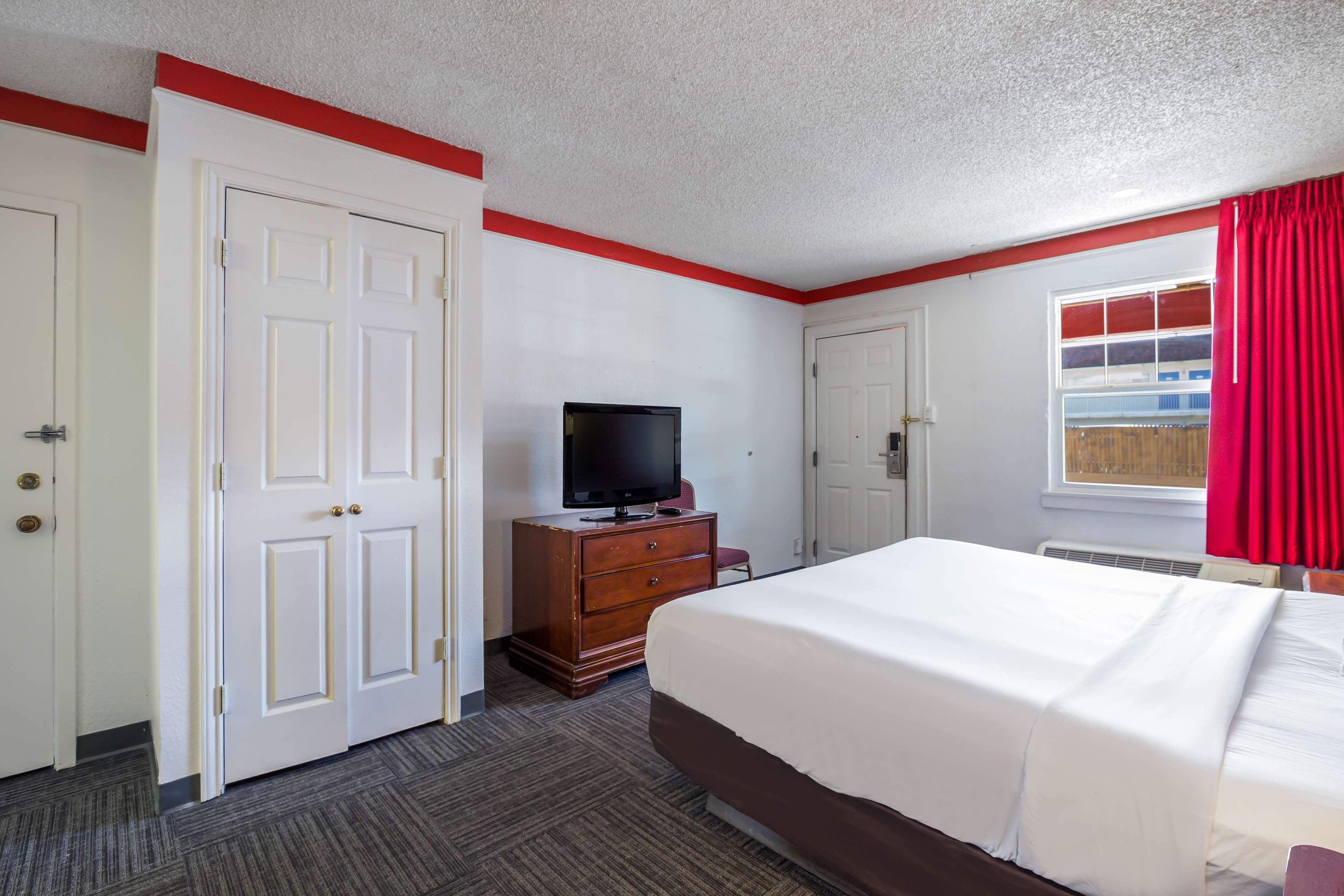 Americas Best Value Inn DEN Esterno foto