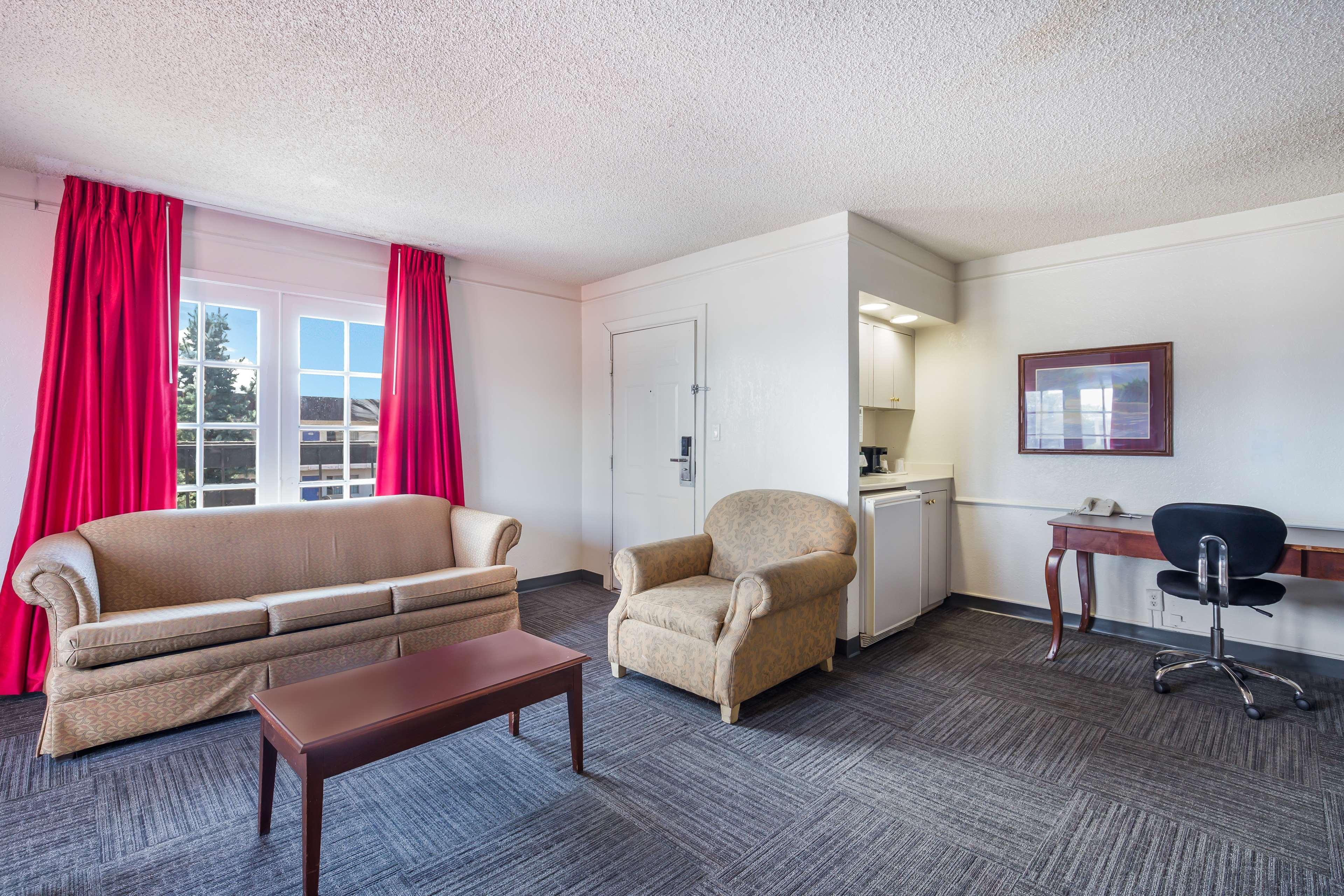 Americas Best Value Inn DEN Esterno foto