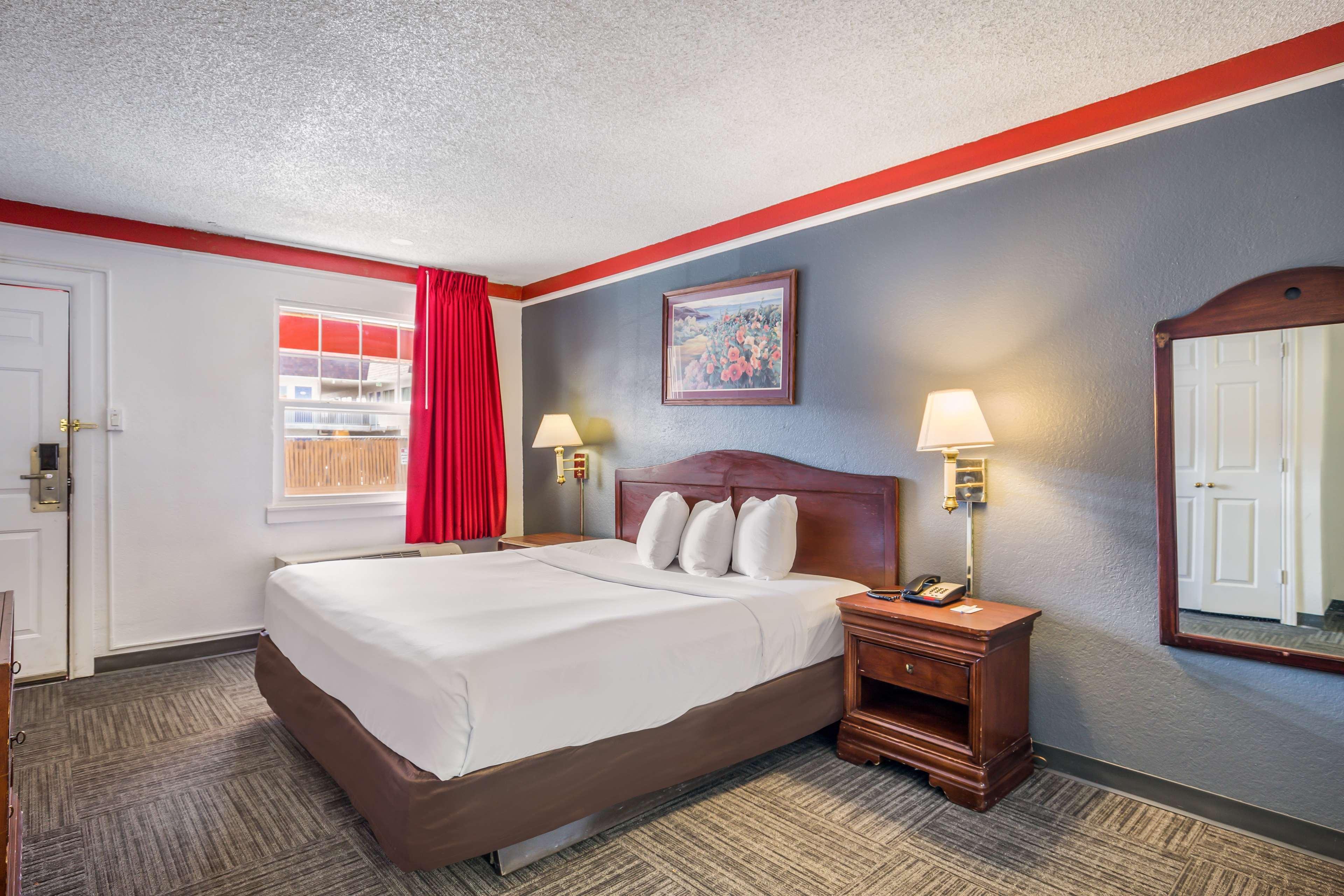 Americas Best Value Inn DEN Esterno foto