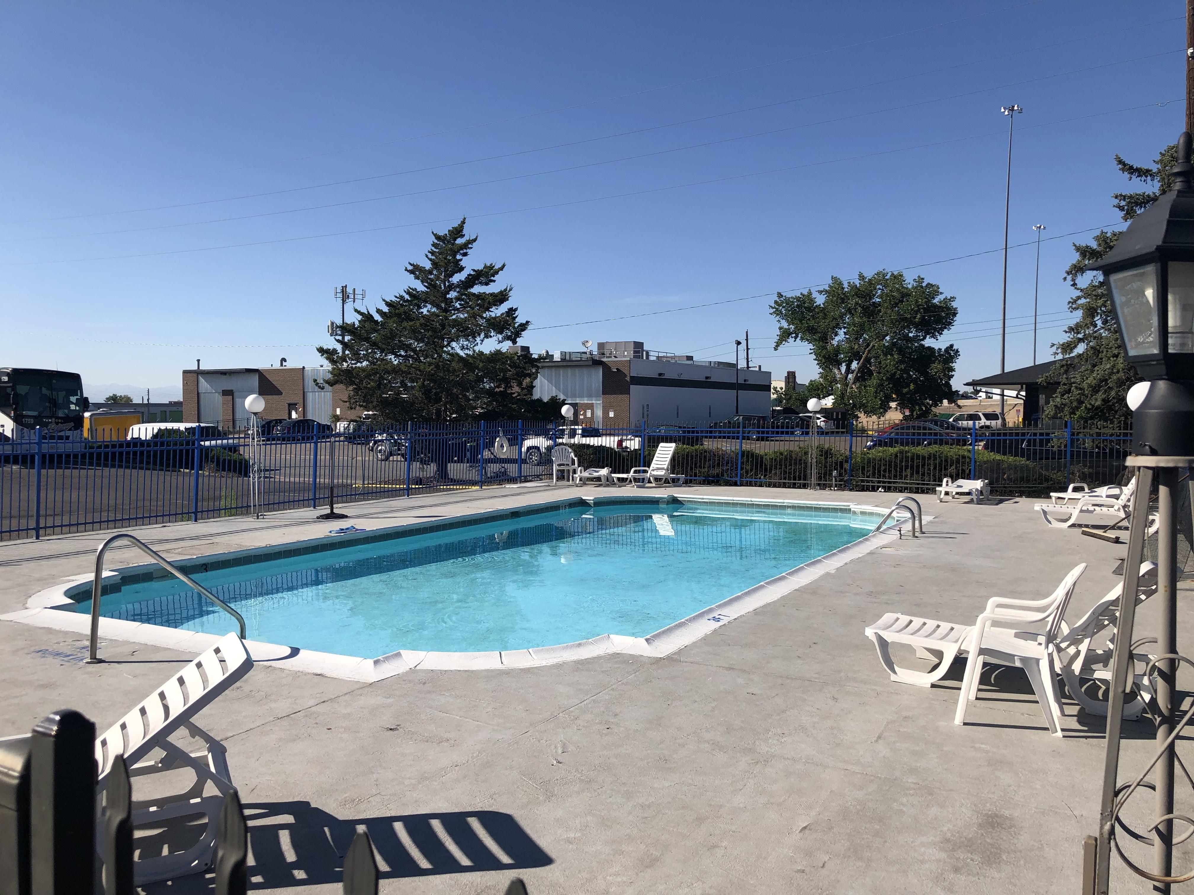 Americas Best Value Inn DEN Esterno foto