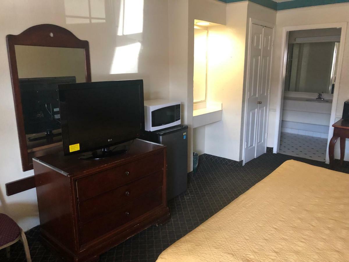 Americas Best Value Inn DEN Esterno foto